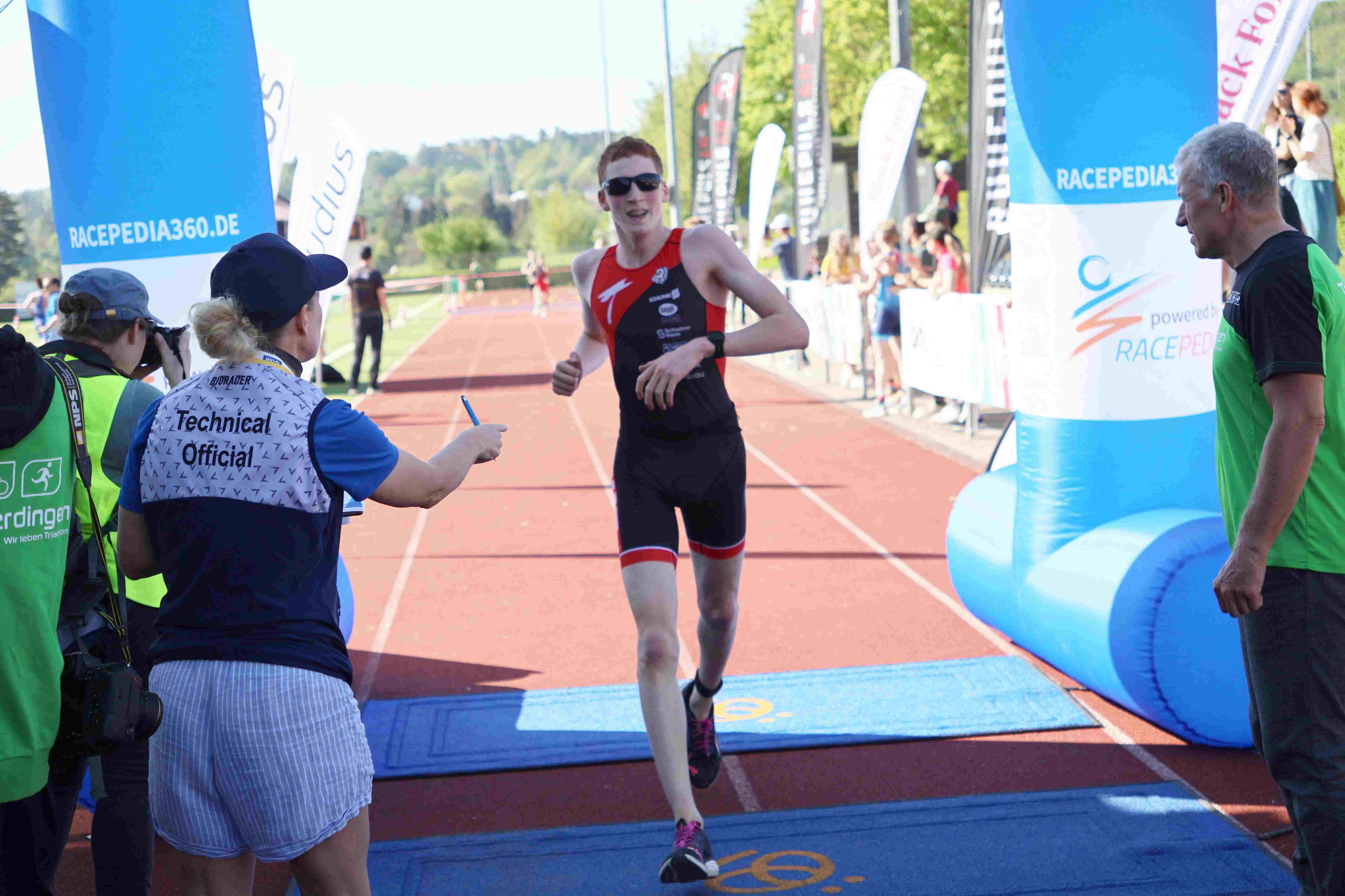 Finn Metzler Zieleinlauf Echterdingen 2025 AH K.jpg